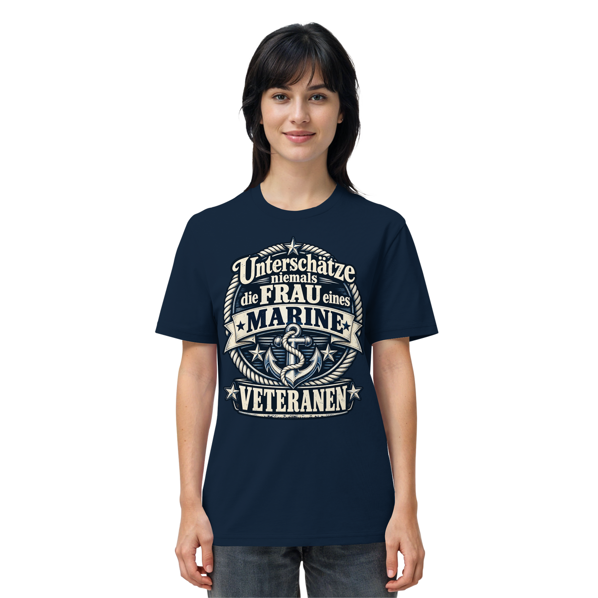 Unterschätze niemals die Frau eines Marine Veteranen - Organic Shirt