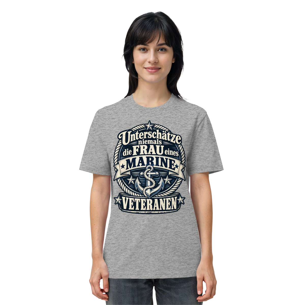 Unterschätze niemals die Frau eines Marine Veteranen - Organic Shirt
