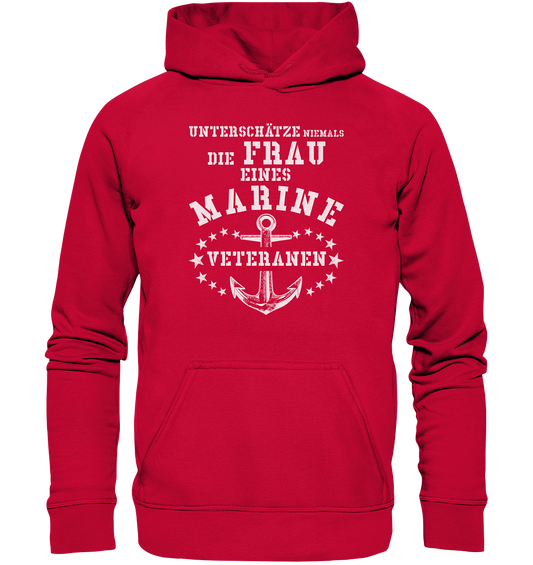 Unterschätze niemals die Frau.... - Basic Unisex Hoodie